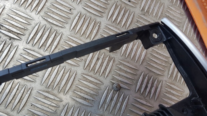 фото №8, Mercedes w169 рамка середня перемикачів радіо панелі