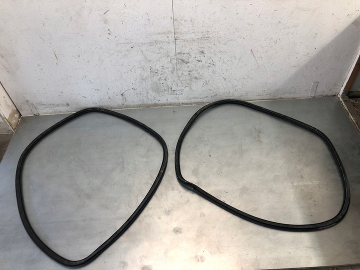 фото №1, Audi a3 8v прокладка дверь передних 8v4831721