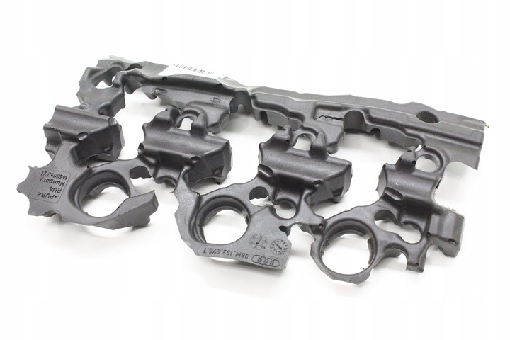 фото №1, Защита шумоизоляция audi s5 8w 06m133875t