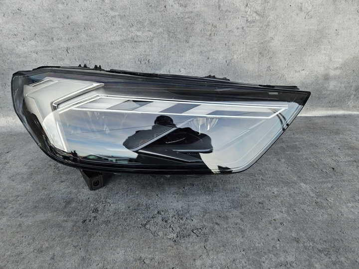 фото №1, Лампа перед правая audi a1 s1 полный led