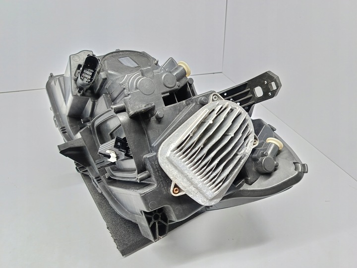 фото №10, Mercedes benz a-klasa w176 рестайлинг 15- лампа правая перед полный led a1769069000