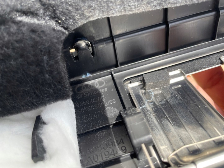 фото №3, Audi e-tron 55 защита ремня заднего багажника