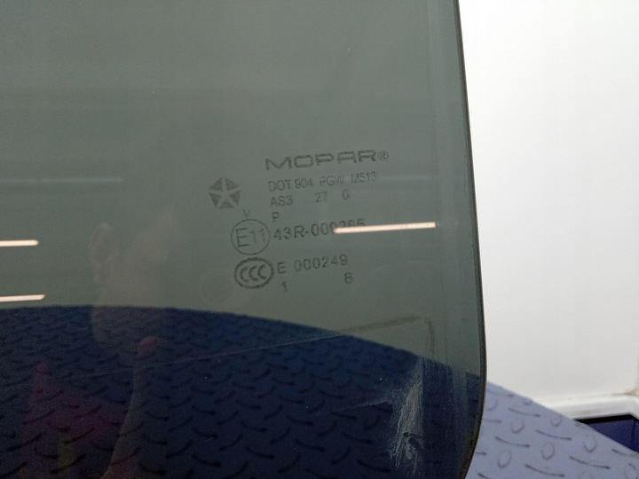 фото №2, Jeep grand cherokee wk2 стекло дверь зад левая