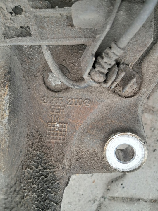 фото №10, Поворотна опора важелі ступиця лівий перед mercedes w205 2.2 cdi 2052100