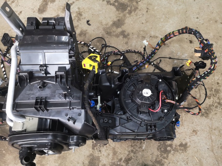 фото №9, Vw golf viii установка панелі 5wb816001b