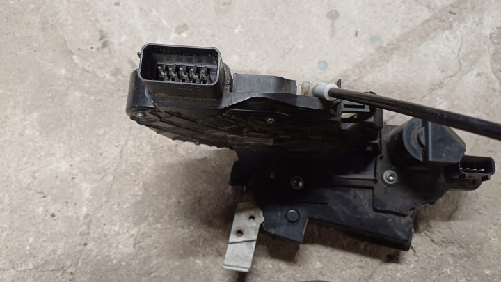 фото №7, Ford mondeo mk4 замок двері ліві передній 10 pin 7s7a-a21813-bc