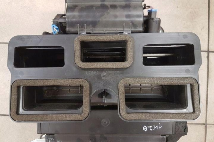 фото №10, Обігрівач audi a6 4f2, c6 4f0858431 2.0l бензин 125kw 2007