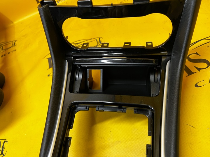 фото №9, Панель рамка dekor тунелю середнього infiniti q30 eu механічна коробка передач