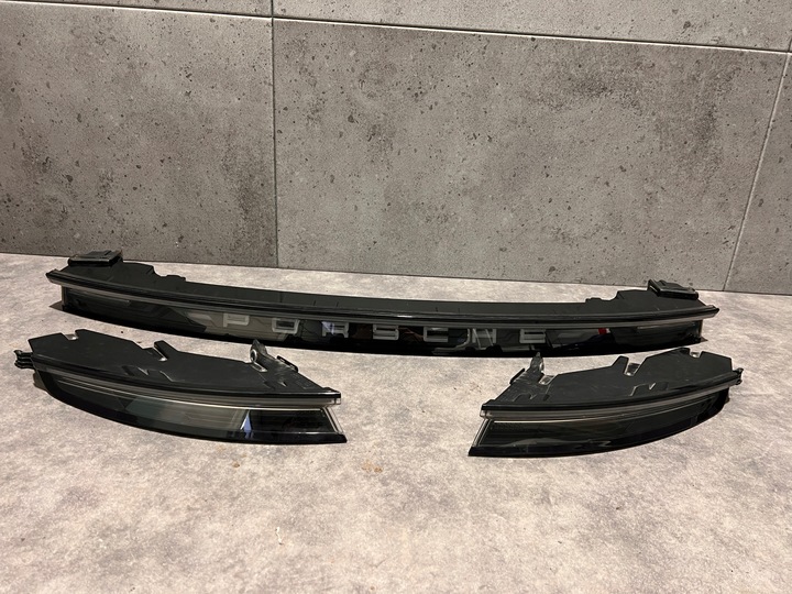 фото №5, Porsche taycan 4 cross туризмо комплектный зад крышка бампер лампы подкрылки