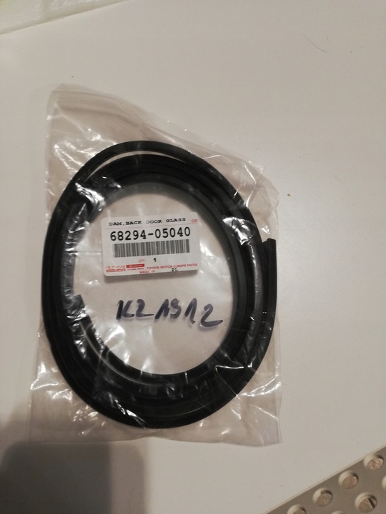 фото №1, Toyota avensis t27 універсал прокладка pod скло кришки