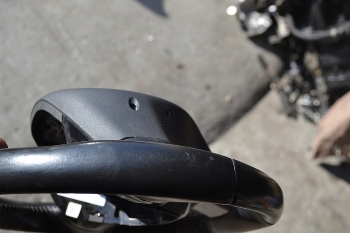 фото №8, Peugeot 308 t9 руль кожа 98084115xu