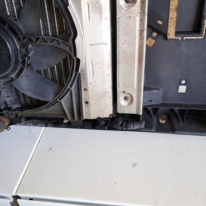 фото №14, Citroen c3 ii 1.4 8v pas переднє радіатор комплект