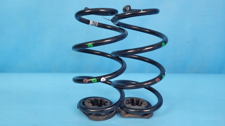 фото №9, Mercedes x247 glb 200 23r пружини підвішування комплект 2szt