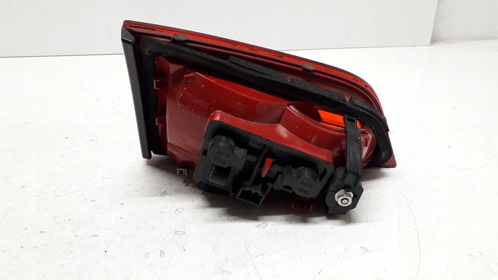 фото №9, Audi a4 b8 sedan лампа права зад w кришка багажника 8k5945094