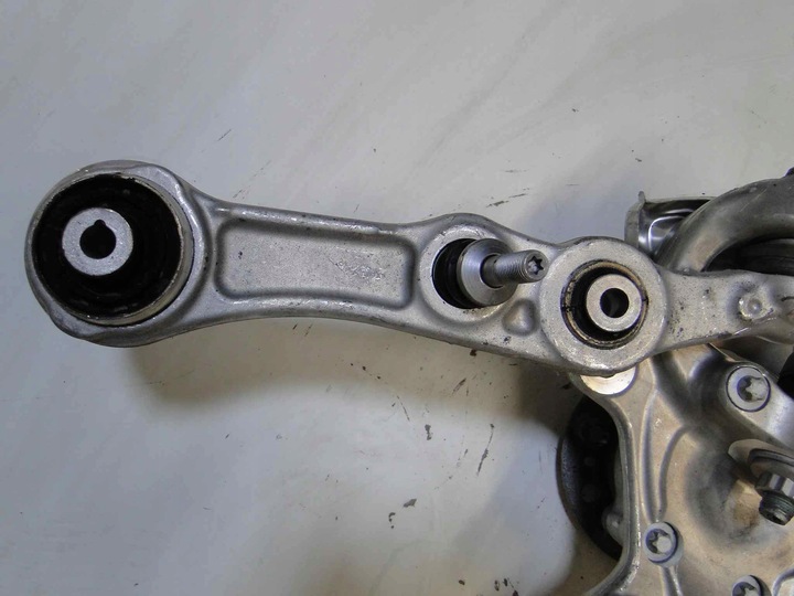 фото №10, Mercedes e клас w213 213 поворотна опора права передня