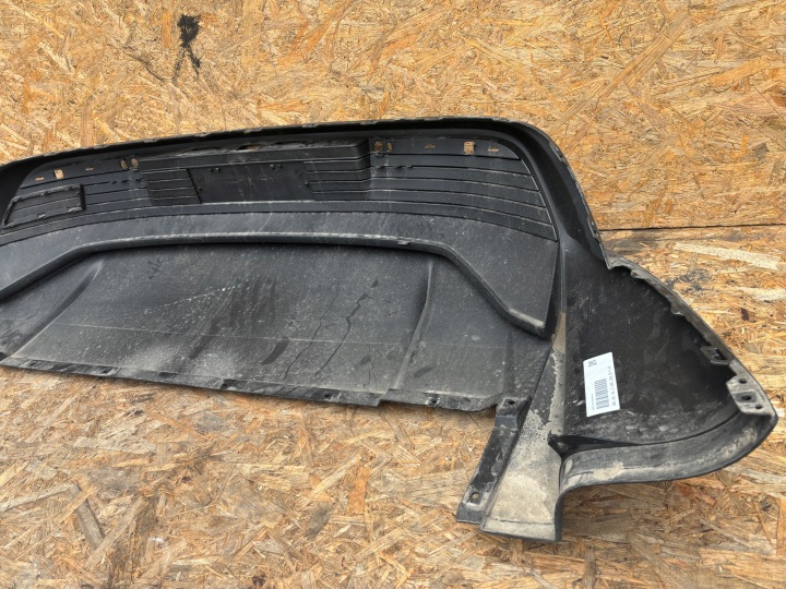 фото №8, Porsche taycan 9j1 бампер спойлер зад заднее оригинал 9j1807983ffff oem