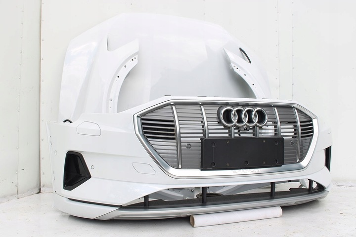 фото №15, Audi e tron перед matrix капот крылья бампер pas переднее лампы усилитель