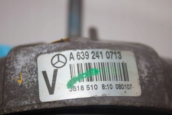 фото №8, Mercedes-benz vito viano w639 2007 кронштейны i лапы