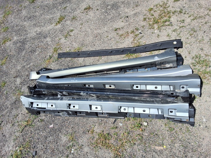 фото №2, Avensis t27 планка накладка порогова ліва mix кольорів