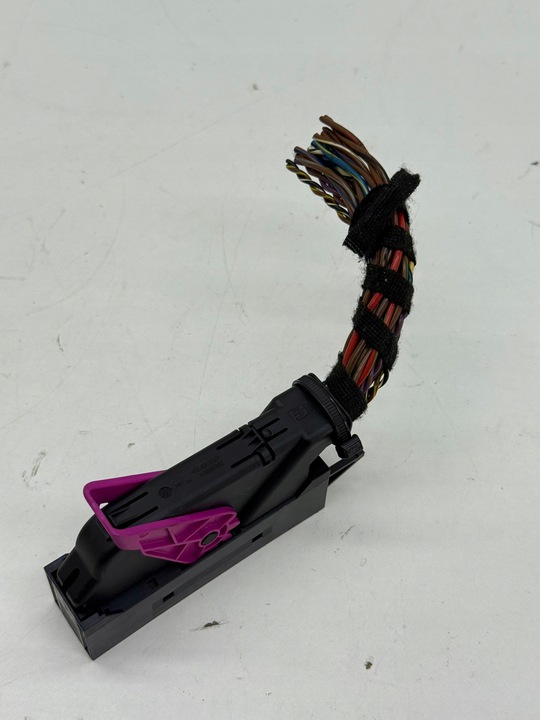 фото №12, Audi volkswagen skoda штекер разъём соединитель + шланг 4g0971636a