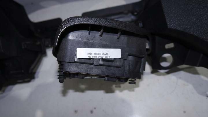 фото №7, Панель роздавальна консоль подушка безпеки focus c-max mk1