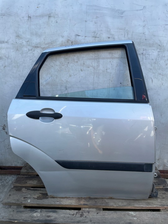 фото №1, Ford focus mk1 hb двері правий зад 08