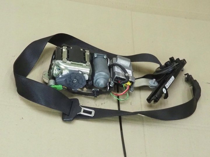 фото №1, Pas безопасности правые перед mercedes w204 2048607685