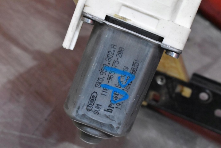 фото №11, Склопідйомник правий перед eu 4f0837462d audi a6 c6 sedan рестайлінг 08-11