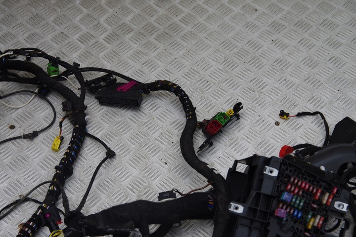 фото №8, Установка жгут przewoów кабины audi rs3 8v 8v5
