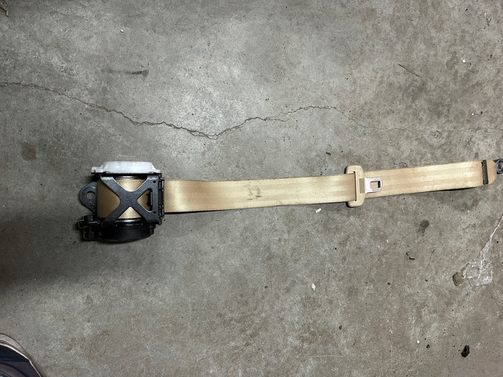 фото №1, Audi a8 d4 задний pas безопасности