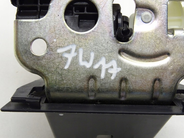 фото №11, Замок крышки багажника зад 5e0827505 seat toledo iv octavia iii a3 8p