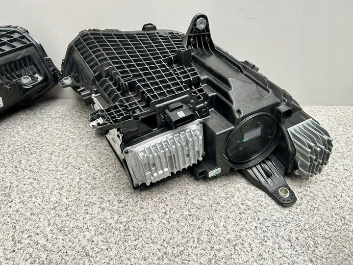 фото №13, Mercedes eqs suv 296 x296 usa комплект лампа права ліва digital light