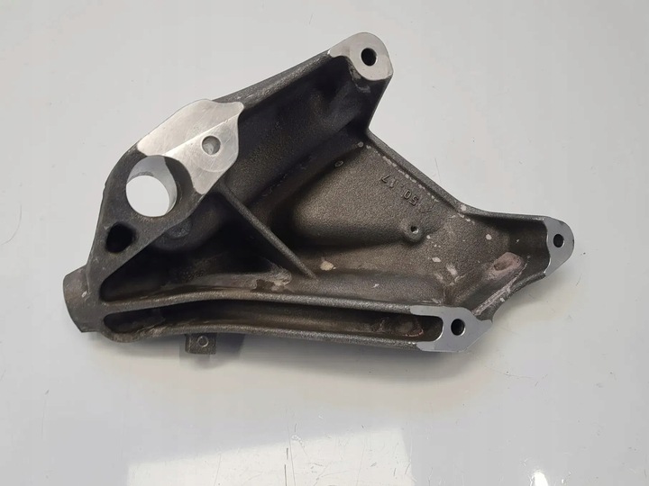 фото №4, Лапи крепление кронштейн подушка двигателя mercedes 4.0l v8 c63 amg gt glc gl