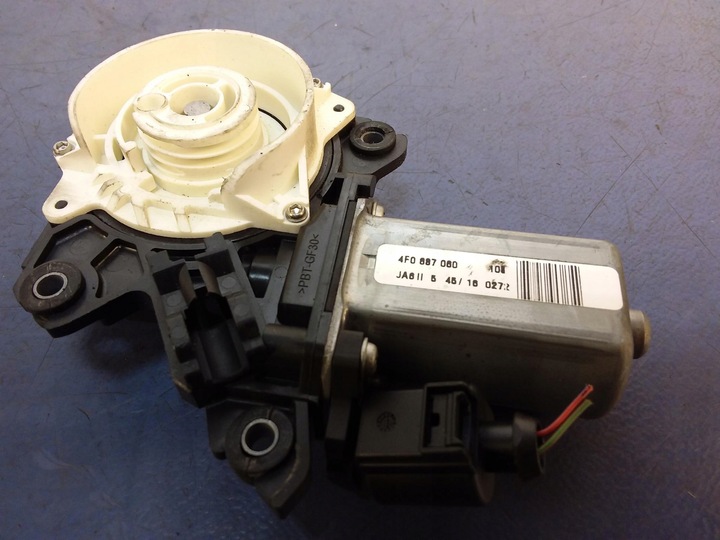 фото №3, Audi a8 d4 моторчик dociągu дверь зад правые