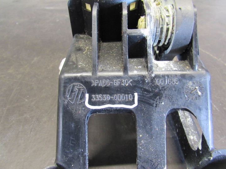 фото №9, Селектор акпп (кулиса) toyota yaris i 1.0 b 99-03r 33530-0d010