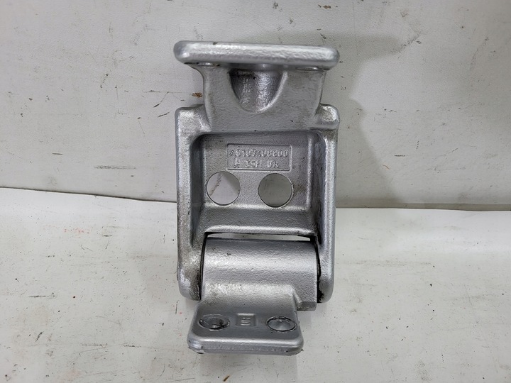 фото №1, Sprinter 910 петля нижний дверь правые зад a9107408800