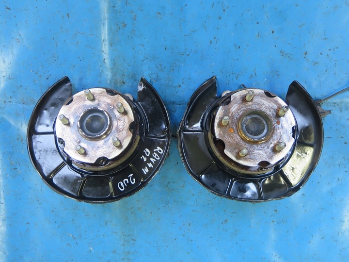 фото №1, Поворотный кулак ступица зад l/p toyota rav4 iii 2wd