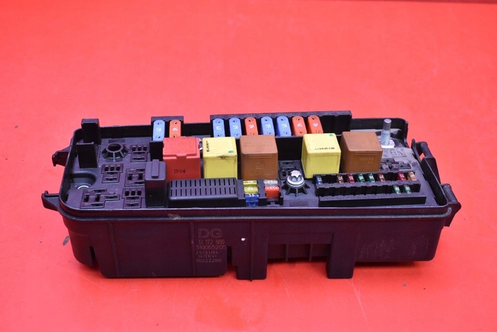 фото №6, Коробка предохранителей bsi 13172980 opel signum c 1.9 cdti 150 km 03-05