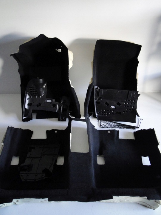 фото №15, Mercedes c 205 43 amg рестайлінг засіб сидіння диван стеля оббивка боковина