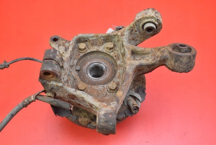 фото №6, Поворотна опора права зад subaru forester iii 2.0 d 4x4