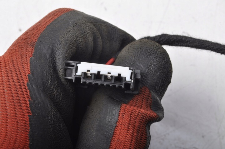 фото №7, Opel zafira c iii лампа правая задняя правые зад w крышка багажника 13288831