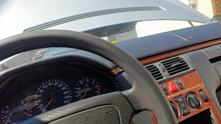 фото №8, Руль mercedes w210