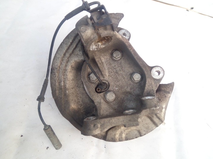 фото №4, Bmw e87 e81 поворотный кулак правая передняя 2.0d 6764444