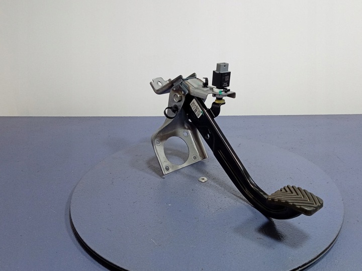 фото №1, Hyundai i20 ii 14- педаль гальма механічна коробка передач eu 32800-c8100