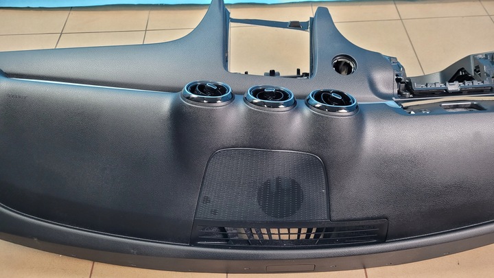 фото №12, Mercedes w206 панель раздаточная консоль капот a2066803300