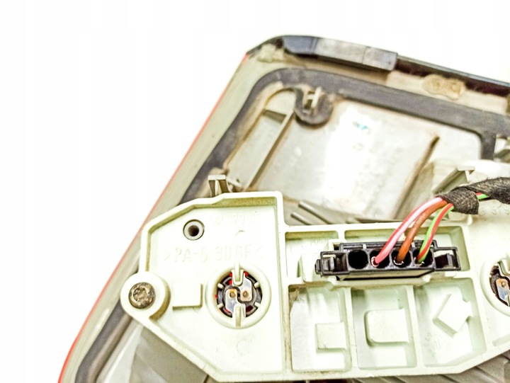 фото №11, Mercedes-benz e w211 2004 зад сторона правая лампы задние