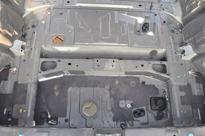 фото №16, Mercedes eqb x243 чверть крило праві лівий зад pas ванна