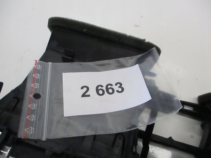 фото №7, Audi a6 c7 решітка повітропровід середня 4g1820951 європа