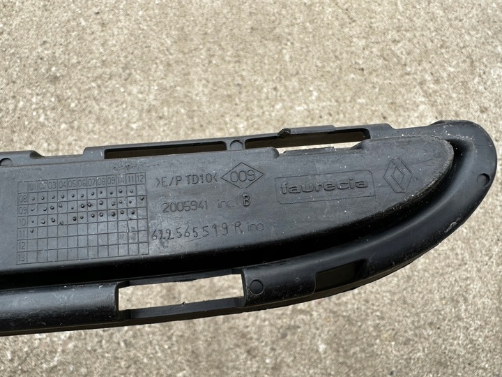 фото №10, Решітка бампера перед renault clio iii