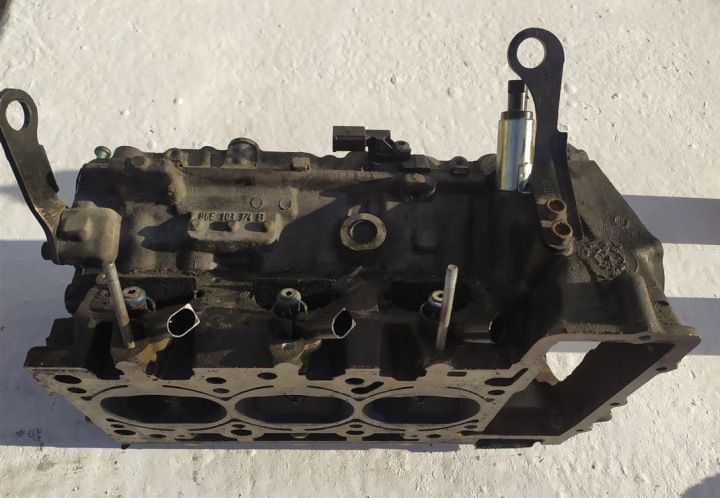 фото №6, Головка права audi a4 a6 a8 3.2 fsi 06e103374b